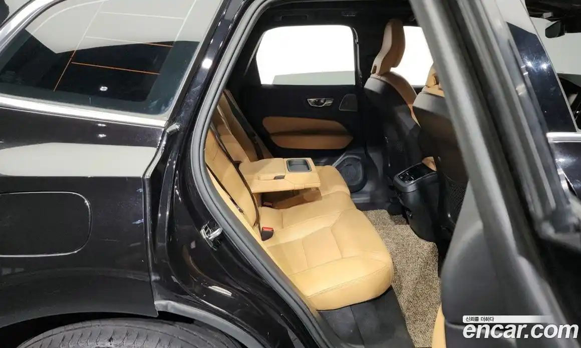 Volvo XC60 2020 2.0 Автомат в Москве № 197004, фото 12