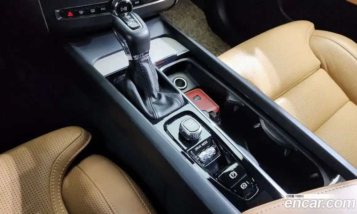 Volvo XC60 2020 2.0 Автомат в Москве № 197004, фото 9