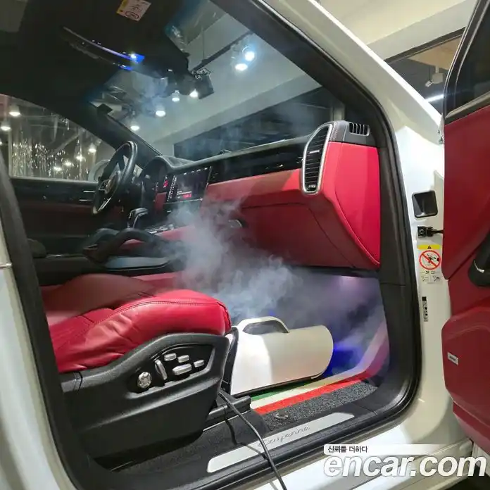 Porsche Cayenne 2021 3.0 Автомат в Москве № 197924, фото 3