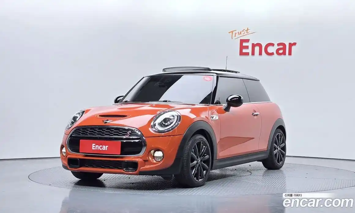 Mini Cooper 2019 2.0 Автомат в Москве № 198420, фото 1