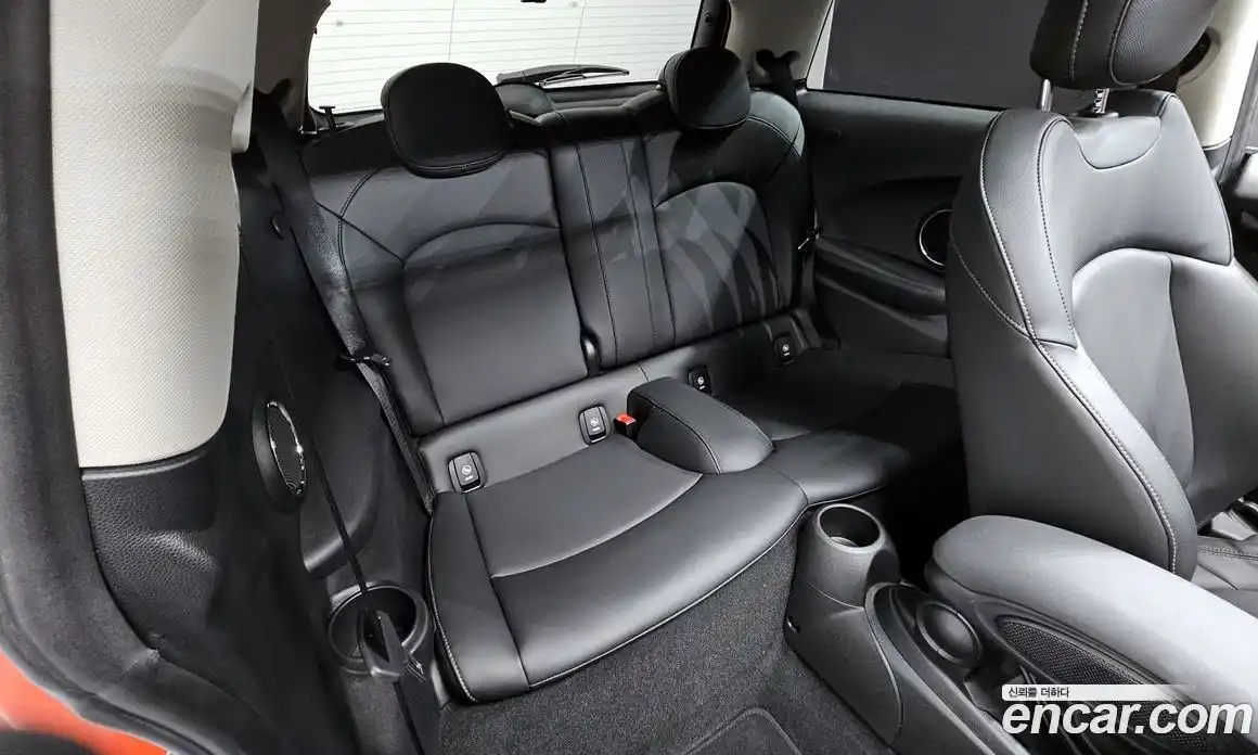 Mini Cooper 2019 2.0 Автомат в Москве № 198420, фото 12