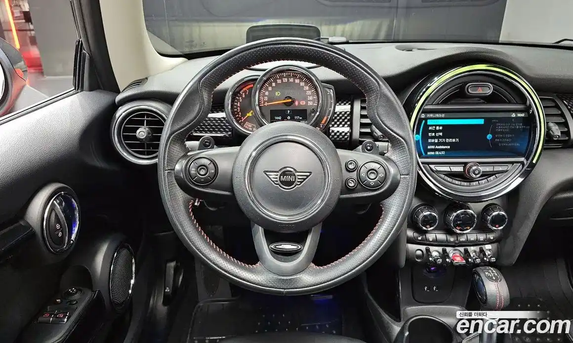 Mini Cooper 2019 2.0 Автомат в Москве № 198420, фото 13