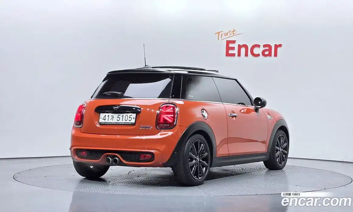 Mini Cooper 2019 2.0 Автомат в Москве № 198420, фото 2