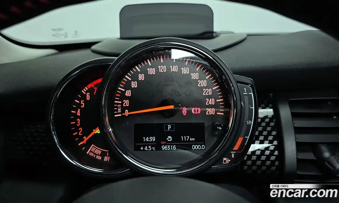 Mini Cooper 2019 2.0 Автомат в Москве № 198420, фото 8