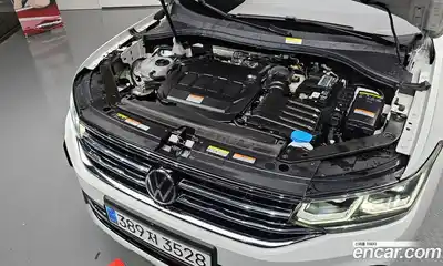 Volkswagen Tiguan 2023 2.0 Автомат в Москве № 198959, миниатюра 12
