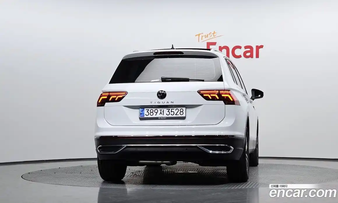 Volkswagen Tiguan 2023 2.0 Автомат в Москве № 198959, фото 19