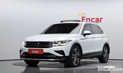 Volkswagen Tiguan 2023 2.0 Автомат в Москве № 198959, миниатюра 2