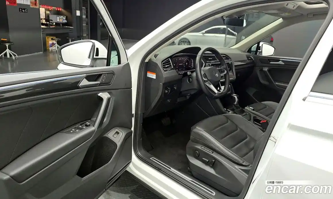 Volkswagen Tiguan 2023 2.0 Автомат в Москве № 198959, фото 8