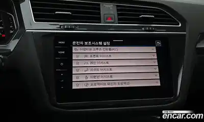 Volkswagen Tiguan 2023 2.0 Автомат в Москве № 198959, миниатюра 9