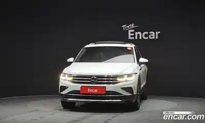 Volkswagen Tiguan 2023 2.0 Автомат в Москве № 198968, миниатюра 3