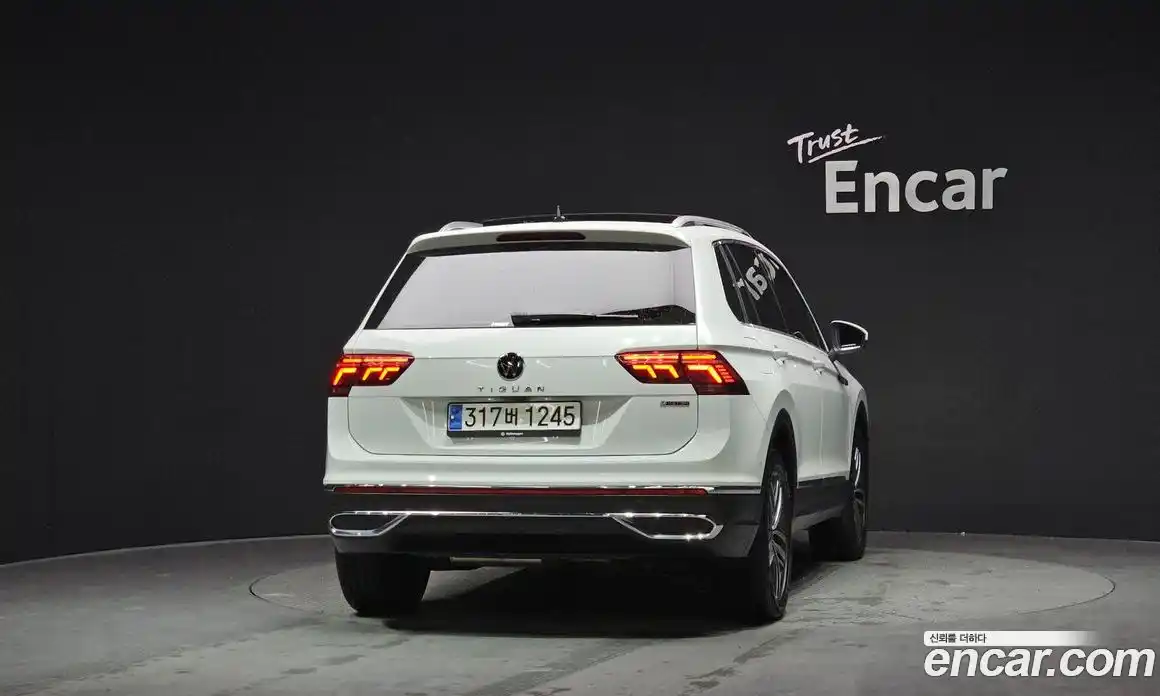 Volkswagen Tiguan 2023 2.0 Автомат в Москве № 198968, фото 4