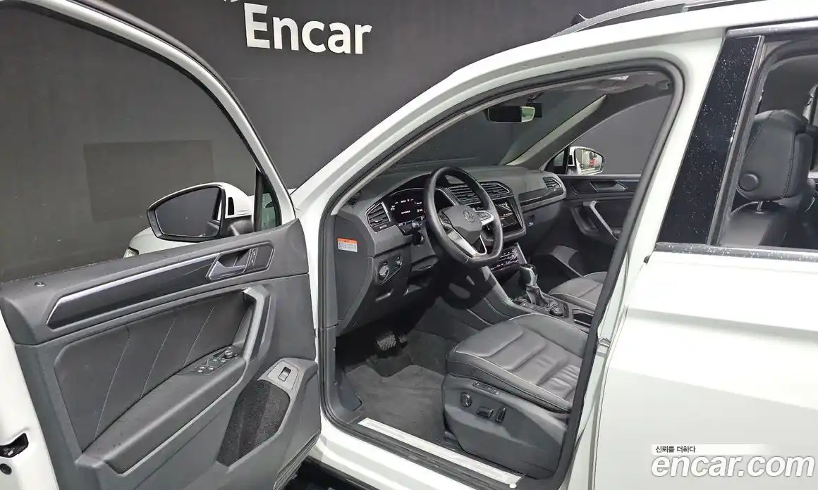 Volkswagen Tiguan 2023 2.0 Автомат в Москве № 198968, фото 10