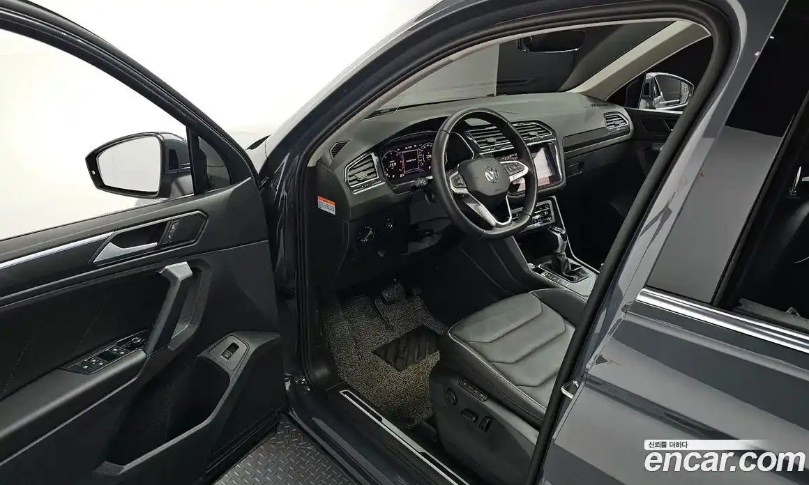 Volkswagen Tiguan 2024 2.0 Автомат в Москве № 198986, фото 11