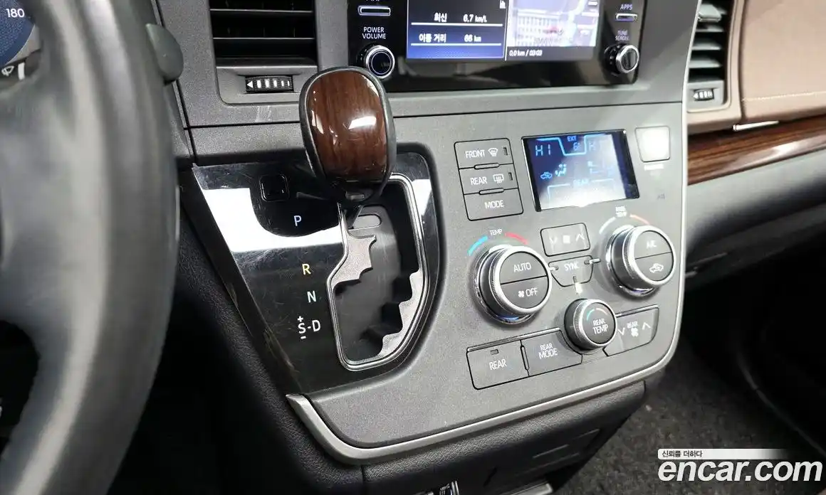 Toyota Sienna 2020 3.5 Автомат в Москве № 199601, фото 20