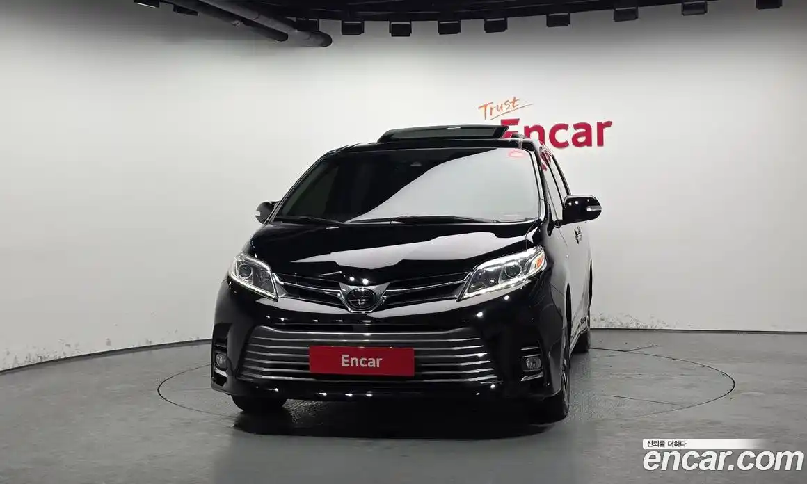 Toyota Sienna 2020 3.5 Автомат в Москве № 199601, фото 2