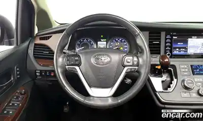 Toyota Sienna 2020 3.5 Автомат в Москве № 199601, миниатюра 8