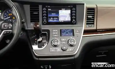 Toyota Sienna 2020 3.5 Автомат в Москве № 199601, миниатюра 10