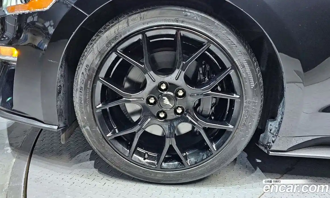 Ford Mustang 2021 2.3 Автомат в Москве № 199810, фото 2