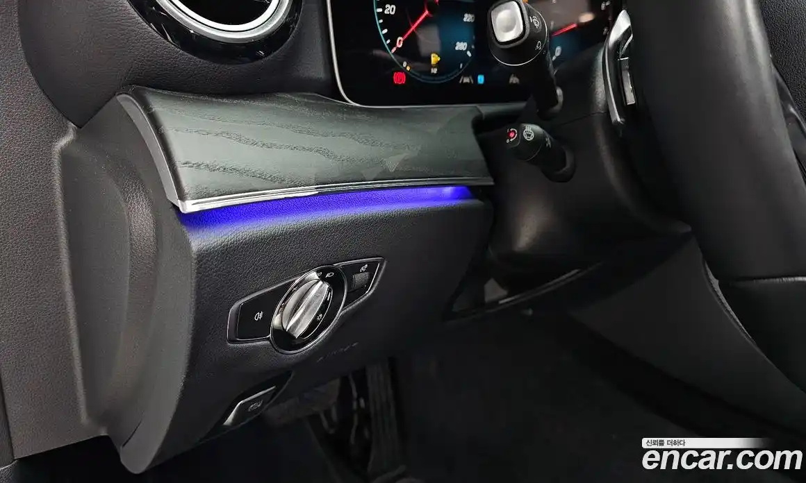 Mercedes-Benz E-Class 2023 2.0 Автомат в Москве № 203751, фото 5