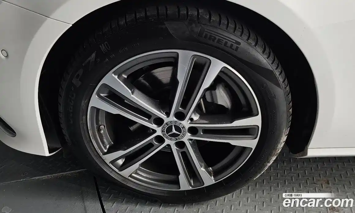 Mercedes-Benz E-Class 2023 2.0 Автомат в Москве № 203751, фото 6