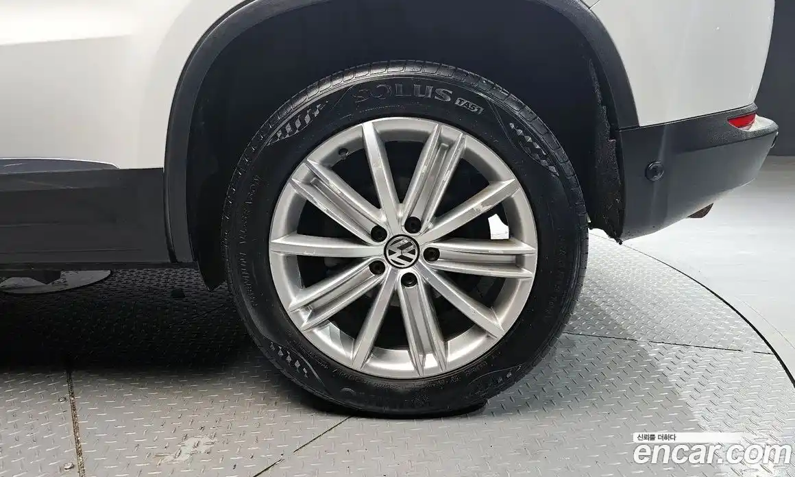 Volkswagen Tiguan 2016 2.0 Автомат в Москве № 204553, фото 16