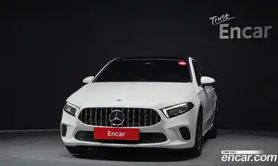 Mercedes-Benz A-Class 2022 2.0 Автомат в Москве № 205365, миниатюра 3