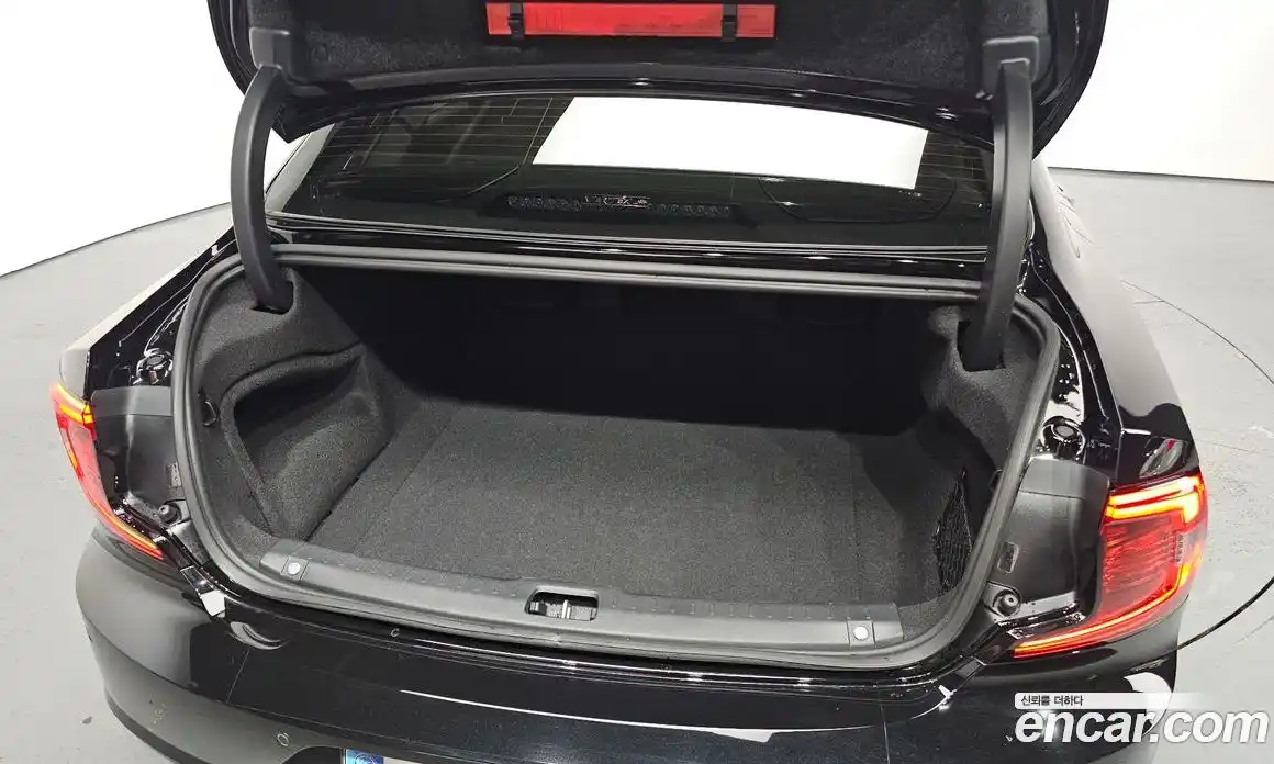 Volvo S90 2024 2.0 Автомат в Москве № 212806, фото 20