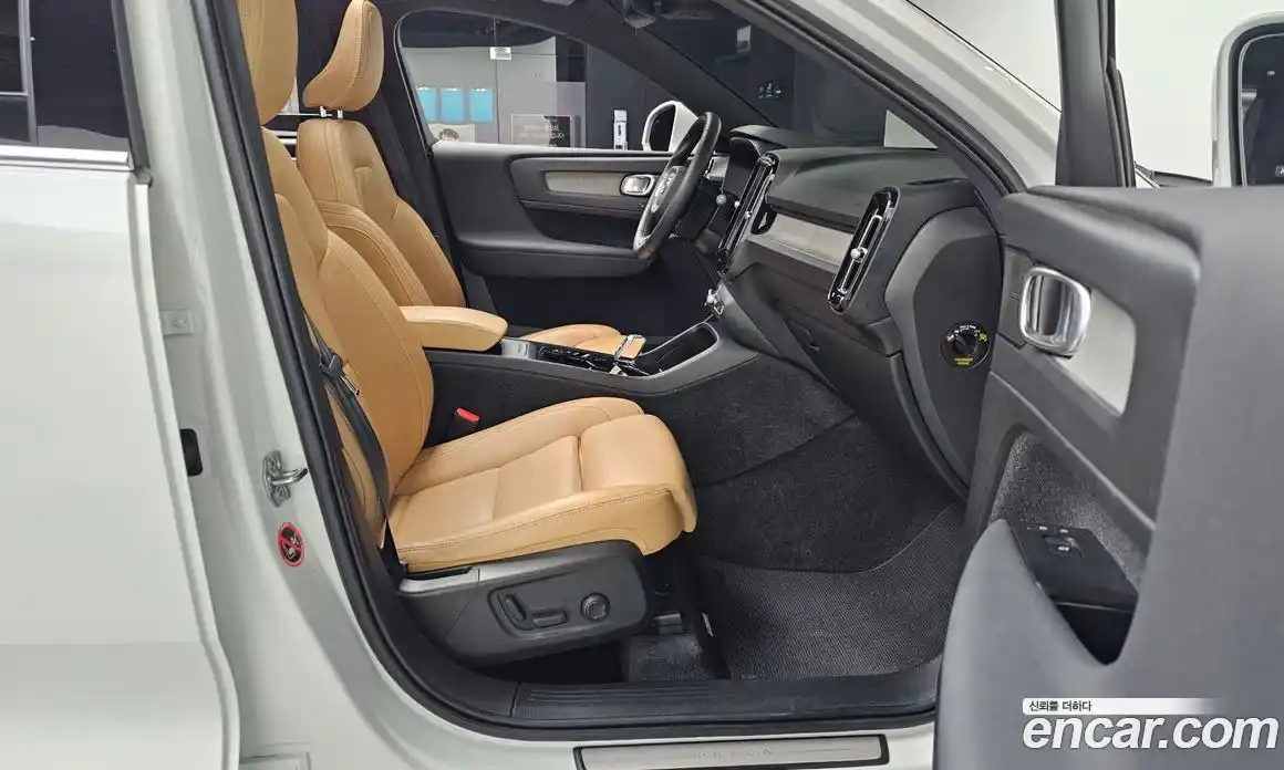 Volvo XC40 2021 2.0 Автомат в Москве № 212875, фото 5