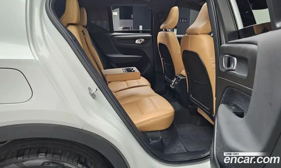 Volvo XC40 2021 2.0 Автомат в Москве № 212875, фото 9