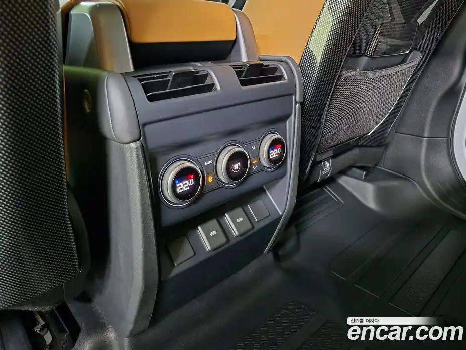 Land Rover Defender 2023 3.0 Автомат в Москве № 213315, фото 11