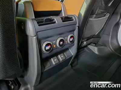 Land Rover Defender 2023 3.0 Автомат в Москве № 213315, миниатюра 11