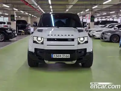 Land Rover Defender 2023 3.0 Автомат в Москве № 213315, миниатюра 3