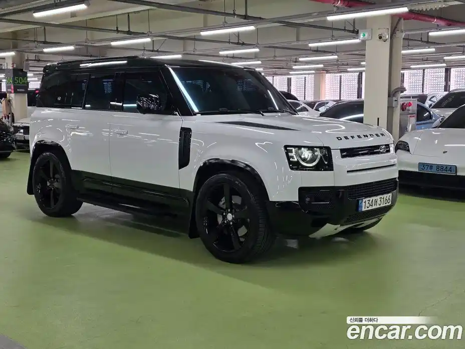 Land Rover Defender 2023 3.0 Автомат в Москве № 213315, фото 4