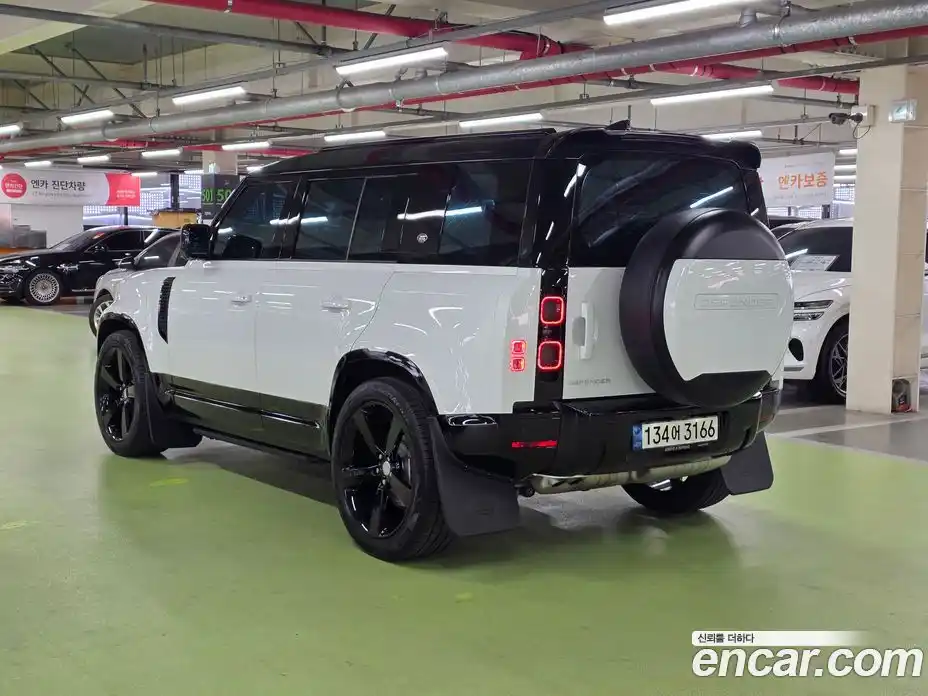 Land Rover Defender 2023 3.0 Автомат в Москве № 213315, фото 6