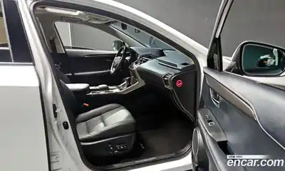 Lexus NX 2018 2.5 Автомат в Москве № 214705, миниатюра 9