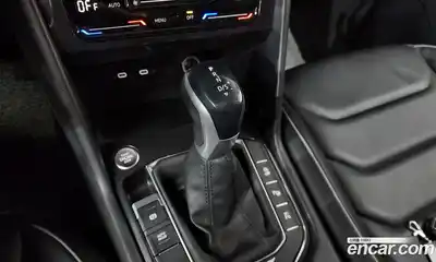 Volkswagen Tiguan 2023 2.0 Автомат в Москве № 215116, миниатюра 9