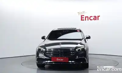 Mercedes-Benz E-Class 2022 2.0 Автомат в Москве № 223218, миниатюра 2