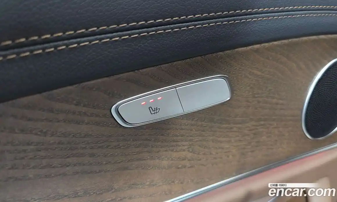 Mercedes-Benz E-Class 2022 2.0 Автомат в Москве № 223218, фото 4