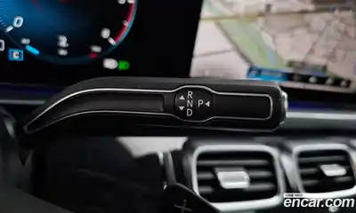 Mercedes-Benz GLE-Class 2023 2.9 Автомат в Москве № 229476, миниатюра 3