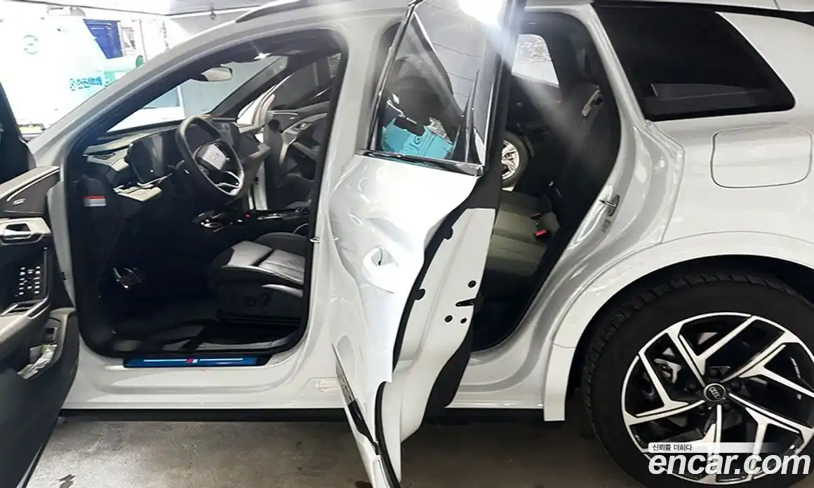 Audi Q6 e-tron 2025 Автомат в Москве № 230290, фото 19