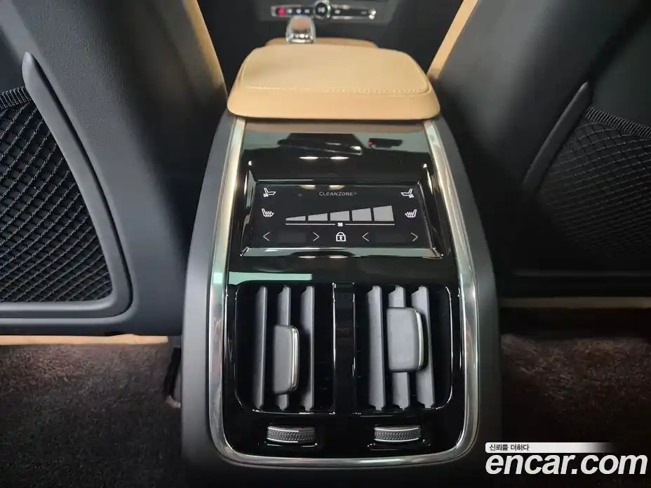 Volvo S90 2024 2.0 Автомат в Москве № 230868, фото 17