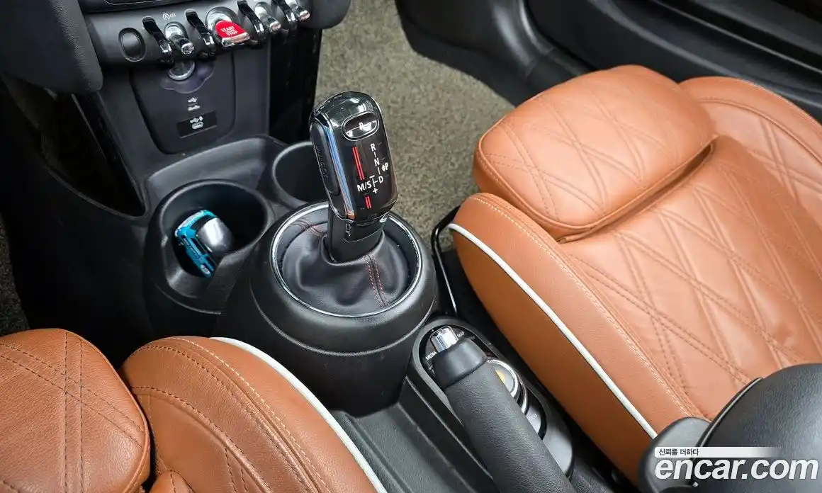 Mini Cooper Convertible 2021 2.0 Автомат в Москве № 231441, фото 14