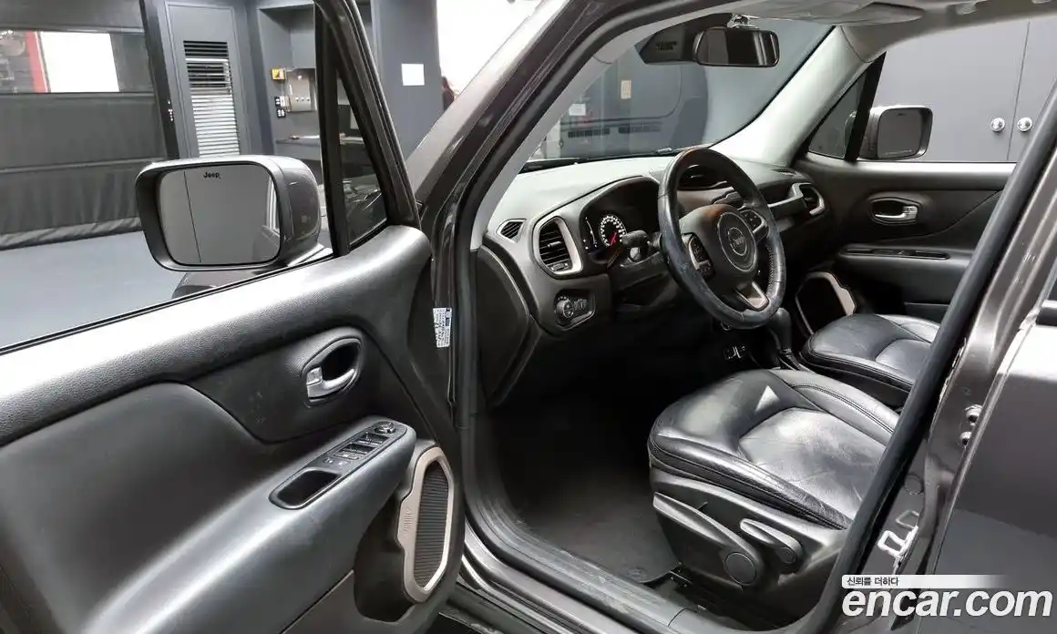 Jeep Renegade 2017 2.4 Автомат в Москве № 232503, фото 10