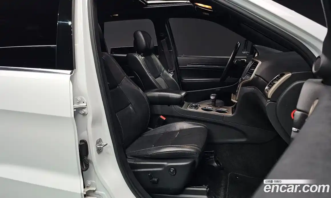 Jeep Cherokee 2014 3.0 Автомат в Москве № 232751, фото 9