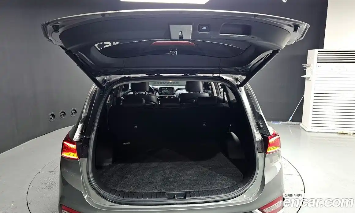 Hyundai Santa Fe 2020 2.0 Автомат в Москве № 280575, фото 10