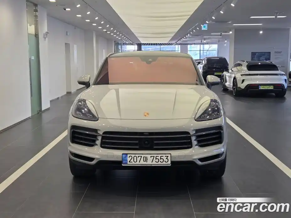 Porsche Cayenne 2023 3.0 Автомат в Москве № 297286, фото 2