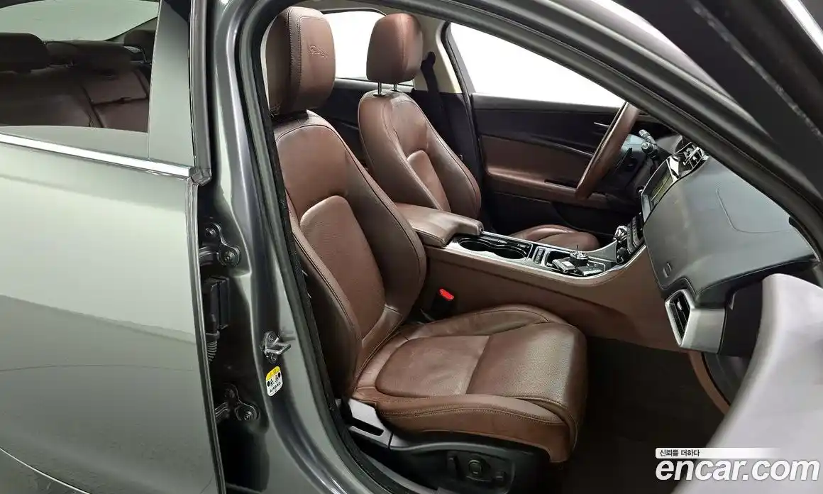 Jaguar XE 2017 2.0 Автомат в Москве № 335835, фото 12