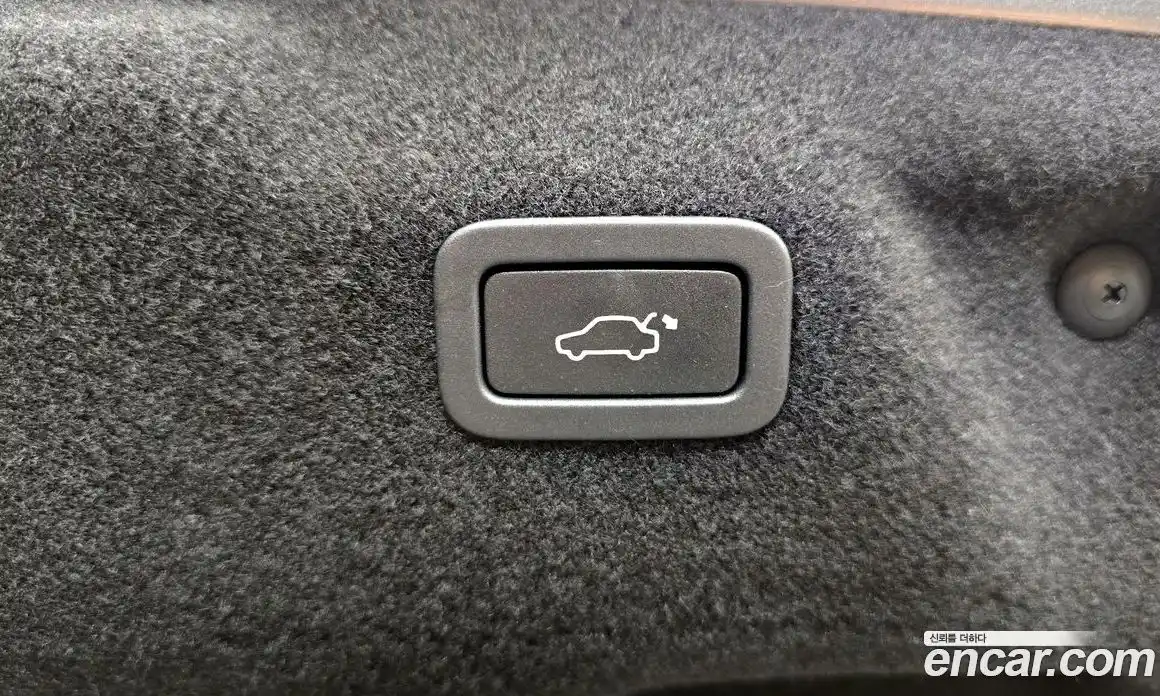 Jaguar XE 2017 2.0 Автомат в Москве № 335835, фото 19