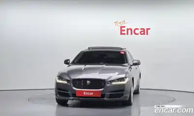 Jaguar XE 2017 2.0 Автомат в Москве № 335835, миниатюра 3