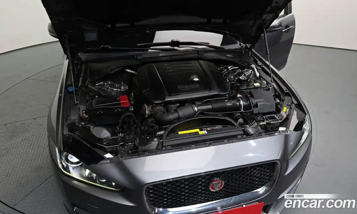 Jaguar XE 2017 2.0 Автомат в Москве № 335835, фото 6